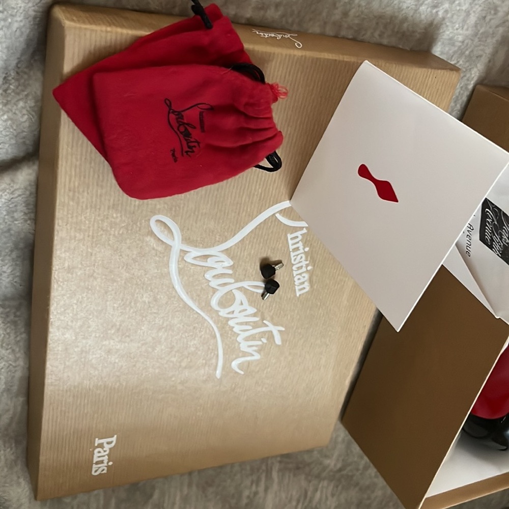 Size 40 Louboutin Shoes. - Picture 3 of 7